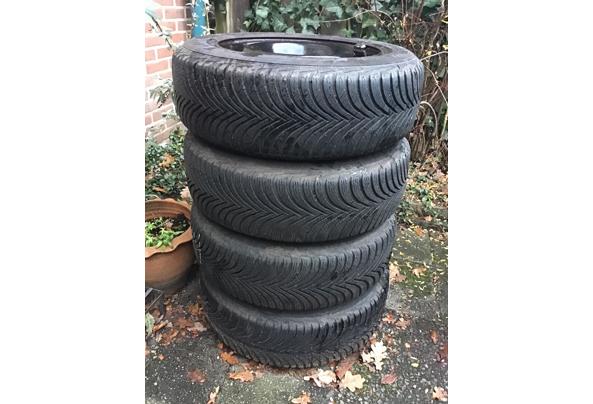 Set van 4 winterbanden met velgen - IMG_0786