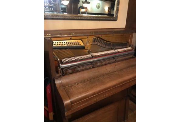 Oude piano - $_84-(1)