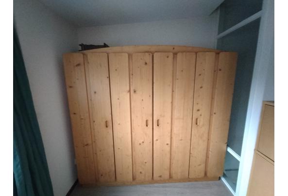 Zwaar grenen kledingkast - IMG20260310093244