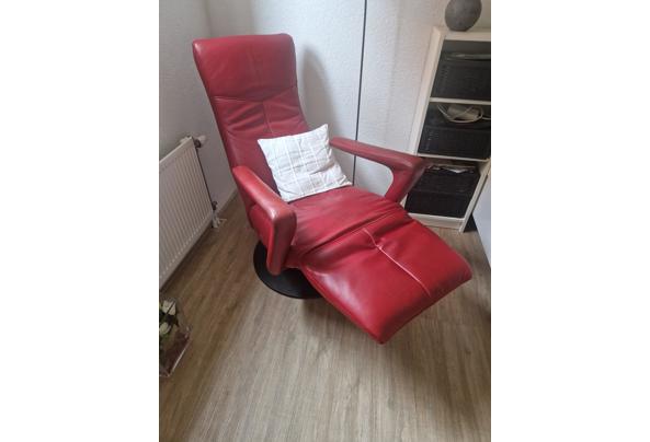 Mooie, luxe rode stoel - 20260807_094719