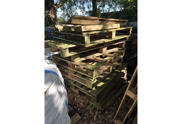 24 gebruikte pallets - 20260623_145052380_iOS