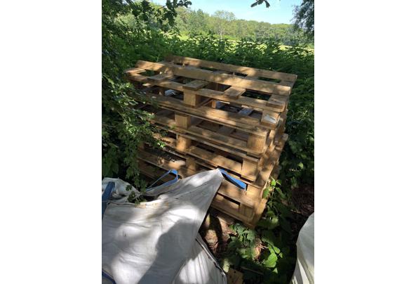 24 gebruikte pallets - 20260623_145107691_iOS