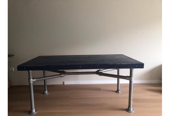 Unieke eettafel blauw Jorg Steigerhout - IMG-20231129-WA0002