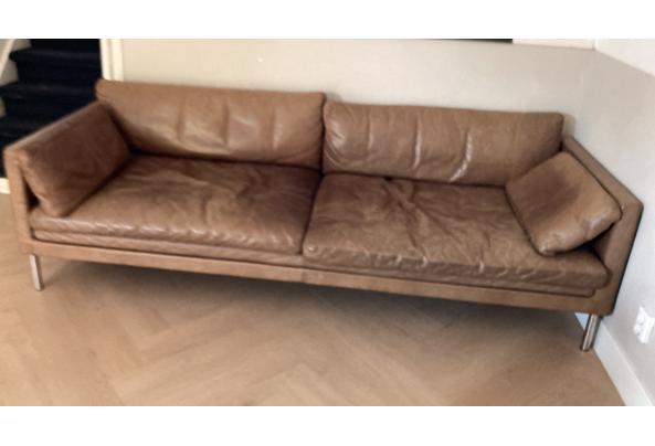 Bruine leren trendy bank - 6257C198-A3F3-4A3B-BF7D-563EC455A395