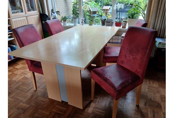 Eetkamertafel en stoelen  - 20250601_122500