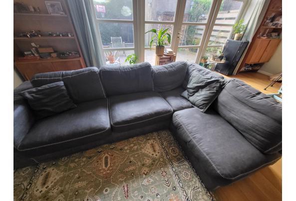 Prima onderhouden ruime blauwe  hoekbank - 20260414_075847