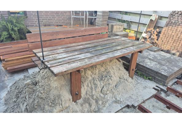 Tafel met bank - 1755237770099866904462839332541