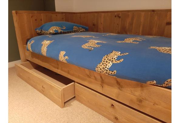 Eenpersoonsbed steigerhout 90x200 met 2 laden - 20231109_181145