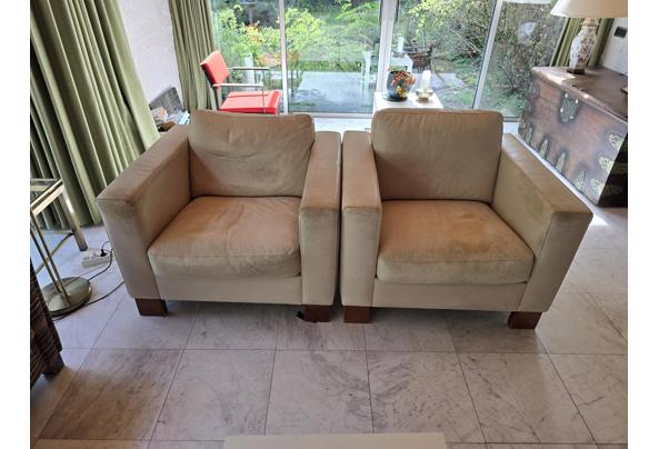 Twee lederen stoelen - 20250906_143929