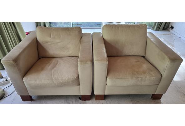 Twee lederen stoelen - 20250921_145255