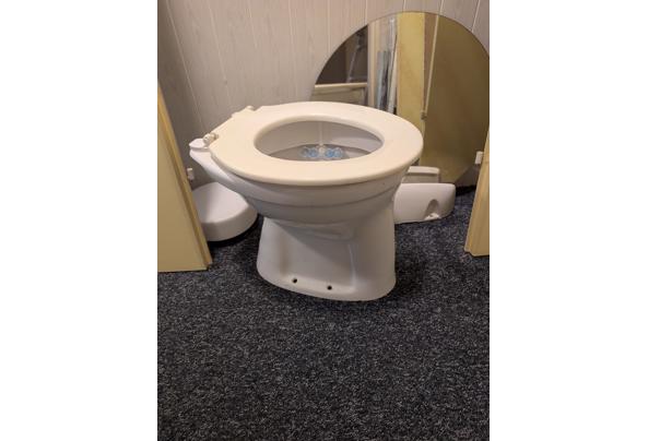 Toiletpotten en wasbakken - PXL_20260613_125119837