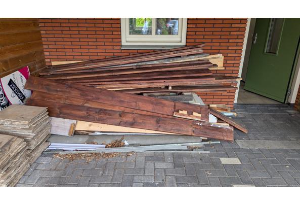 Houten planken gratis af te halen - PXL_20260617_080338421