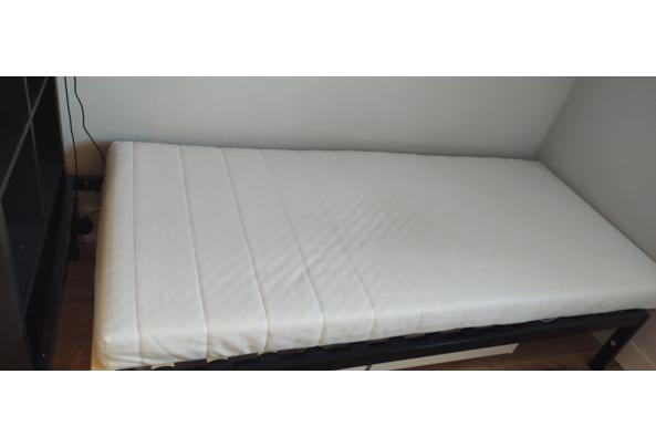 Fijn bed met schoon, wasbaar matras - IMG_20261011_104648 Fijn bed met schoon, wasbaar matras - IMG_20261011_104648