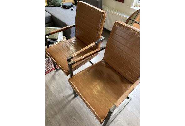 Twee bruine stoelen - IMG_5971
