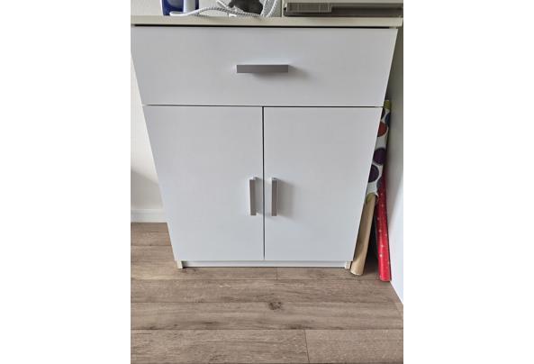 Wit kastje met 2 deurtjes en 1 lade - 20261015_165142