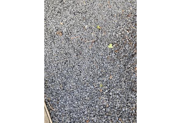 Gratis grindsteentjes tuinpad - E79E24D3-48E3-403B-9573-C3F2B55996EE