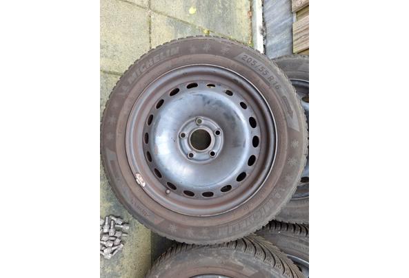 Set Michelin winterbanden + stalen velgen 205/55 R16 91T - Foto-1
