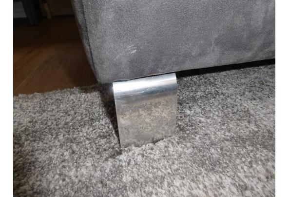 Grijze hoekbank met stoffen bekleding - IMG-20260330-WA0002