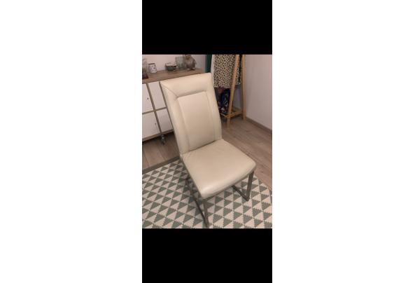 Twee eettafelstoelen - IMG_1717