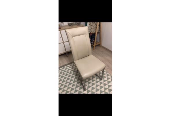 Twee eettafelstoelen - IMG_1718