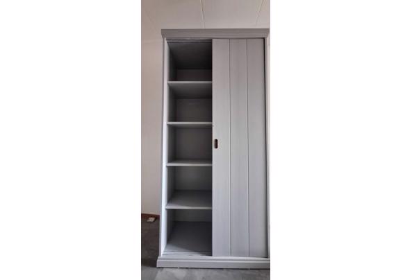 Kleding kast. Wel opnieuw in elkaar zetten. - IMG-20250629-WA0006