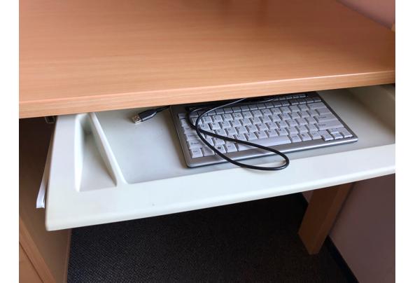 Stevig bureau met lade voor toetsenbord - IMG_3075