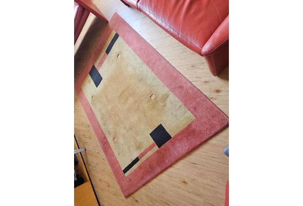 Vloerkleer rood/geel/zwart 220x160 - 20260513_171450