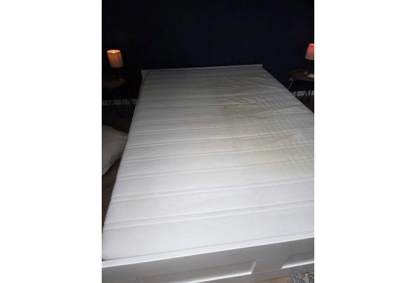 Bed (frame goede staat, matras oud) - WhatsApp-Image-2026-04-02-at-10-11-15-(2)