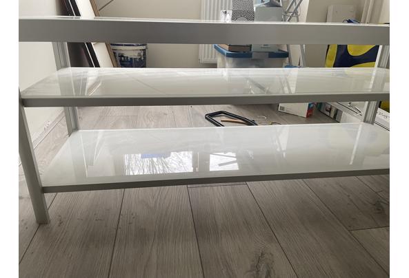 Tv meubel (aluminium/wit getemperd glas) - IMG_1098