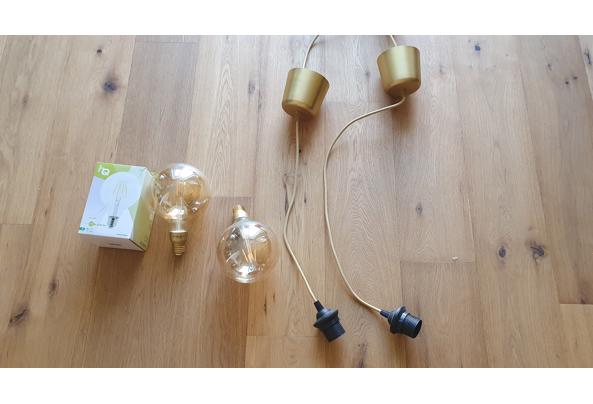 3 mooie goudkleurige lichtbulbs met kabel en fitting - 20220810_165752