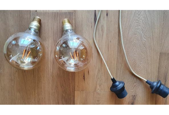 3 mooie goudkleurige lichtbulbs met kabel en fitting - 20220810_165808