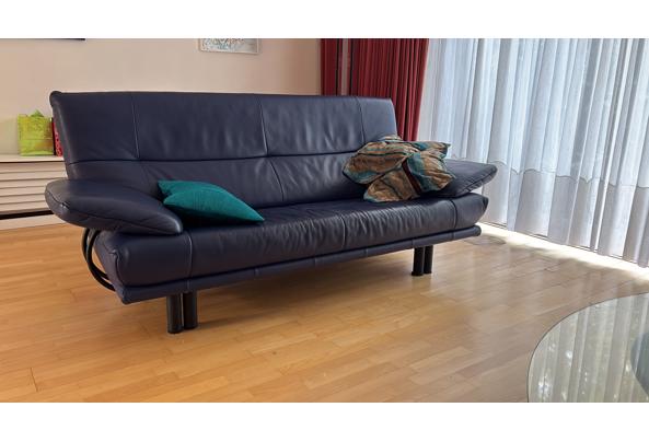 Moderne leren bank en stoel blauw - D3C45651-D0A6-43B5-8BCD-C6DB9FCA9ED4