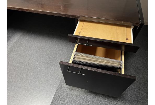 Solide bureau met bureaustoel - IMG_0441
