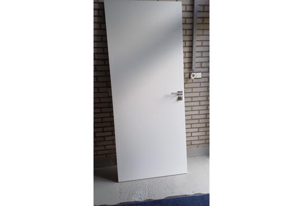 Deur met RVS beslag - 20260605_110924