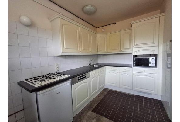 Hoekkeuken crèmekleurige kastjes - WhatsApp-Image-2025-10-19-at-17-05-55