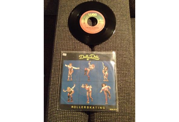 Lp en singles Dolly Dots , ook los Elpee single vinyl - 257A7895-63CD-4D9B-8BA8-786E5C9C73E7_637499823728797249 Lp en singles Dolly Dots , ook los Elpee single vinyl - 257A7895-63CD-4D9B-8BA8-786E5C9C73E7_637499823728797249