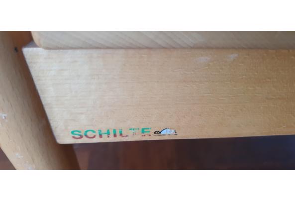 2 originele schilte schoolstoelen 46cm hoog - 20260625_114955 2 originele schilte schoolstoelen 46cm hoog - 20260625_114955