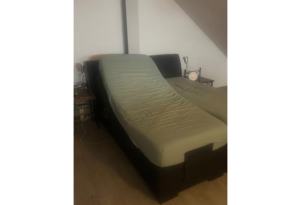 Bed elektrisch verstelbaar met 2 nachtkastjes - Afbeelding-van-WhatsApp-op-2025-07-29-om-11-39-47_c2254712