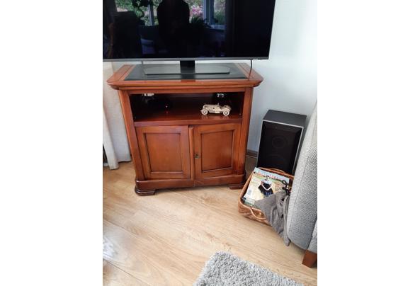 TV kast met deurtjes  - 20250924_143448