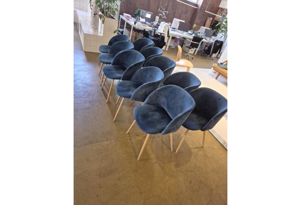 10 Stoelen in goede staat - 20260424_134136