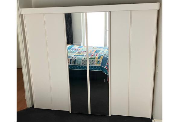 Kledingkast - 15566e23-1d97-4f64-a1ca-aa36cd0cc613