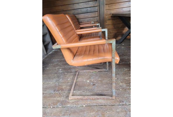 3 cognackleurige stoelen - 20250601_171910