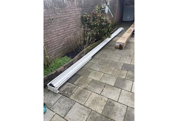 Zonnescherm met goed terracotta doek; motor doet het niet  - IMG_5903