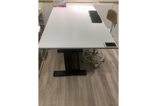 Architecten tafel en stoel  - 7D998722-80B5-4EF7-B4CA-3D1BEDFE8895