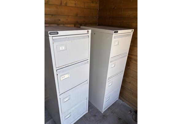 2x ijzeren ladekasten - IMG_2196