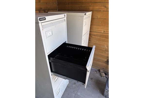 2x ijzeren ladekasten - IMG_2197