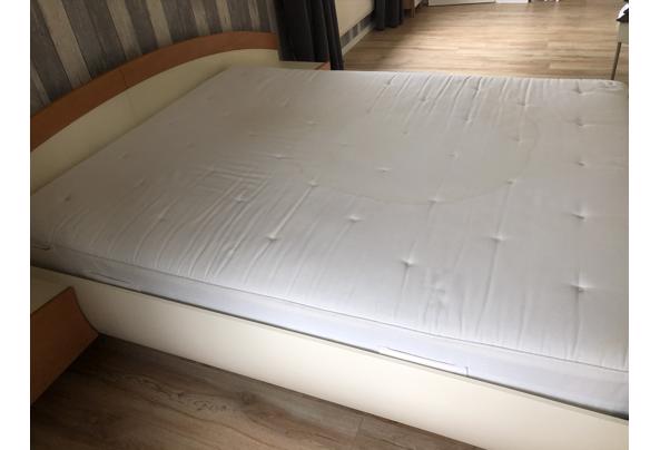Compleet bed met matras van 160 bij 200 incl bedbodem - 900BA72F-7377-4829-890F-A403CC7EC63C.jpeg