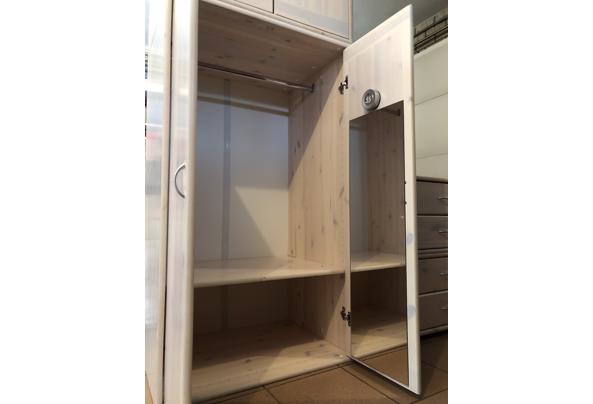 kledingkast met spiegel en laden. - UNADJUSTEDNONRAW_thumb_c351