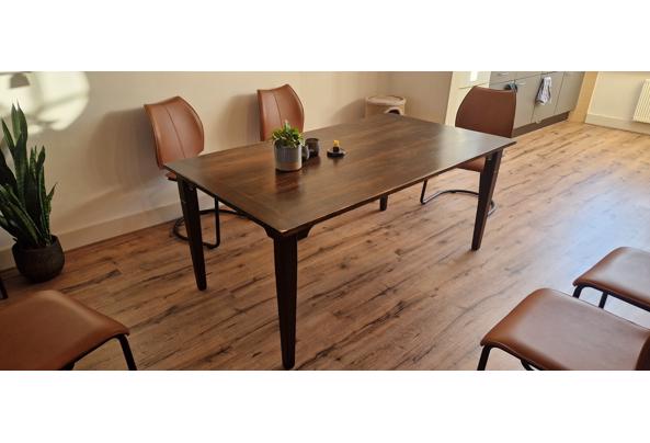Tafel donker hout - 20260430_194617