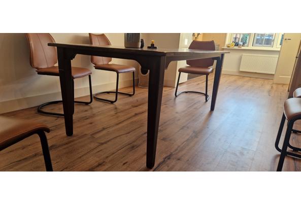 Tafel donker hout - 20260430_194627